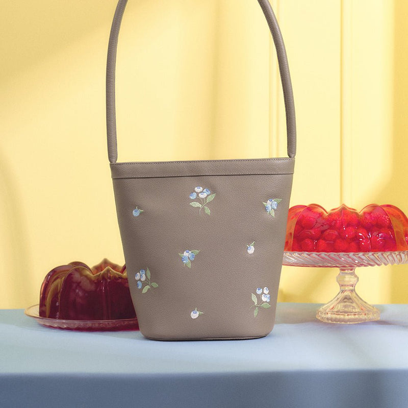 BLUEBERRY BUCKET BAG CAFÉ - Imagen 3
