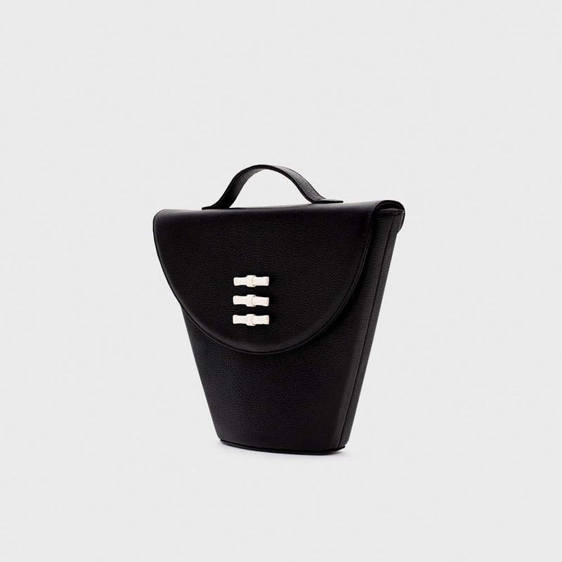 LUCILLE FLAP TRAPEZE BAG NEGRO - Imagen 4